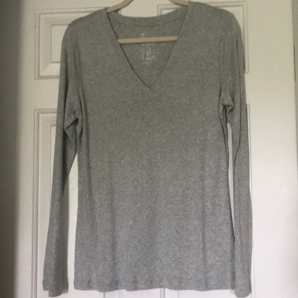 Gap long sleeve gray tee shirt